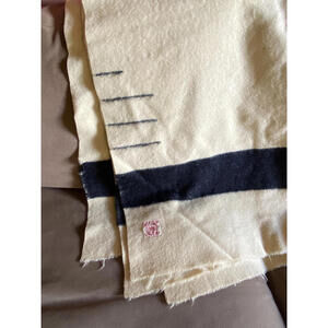 Ivory Vintage Hudson's Bay Company 3.5 point wool Trading blanket w  stripes
